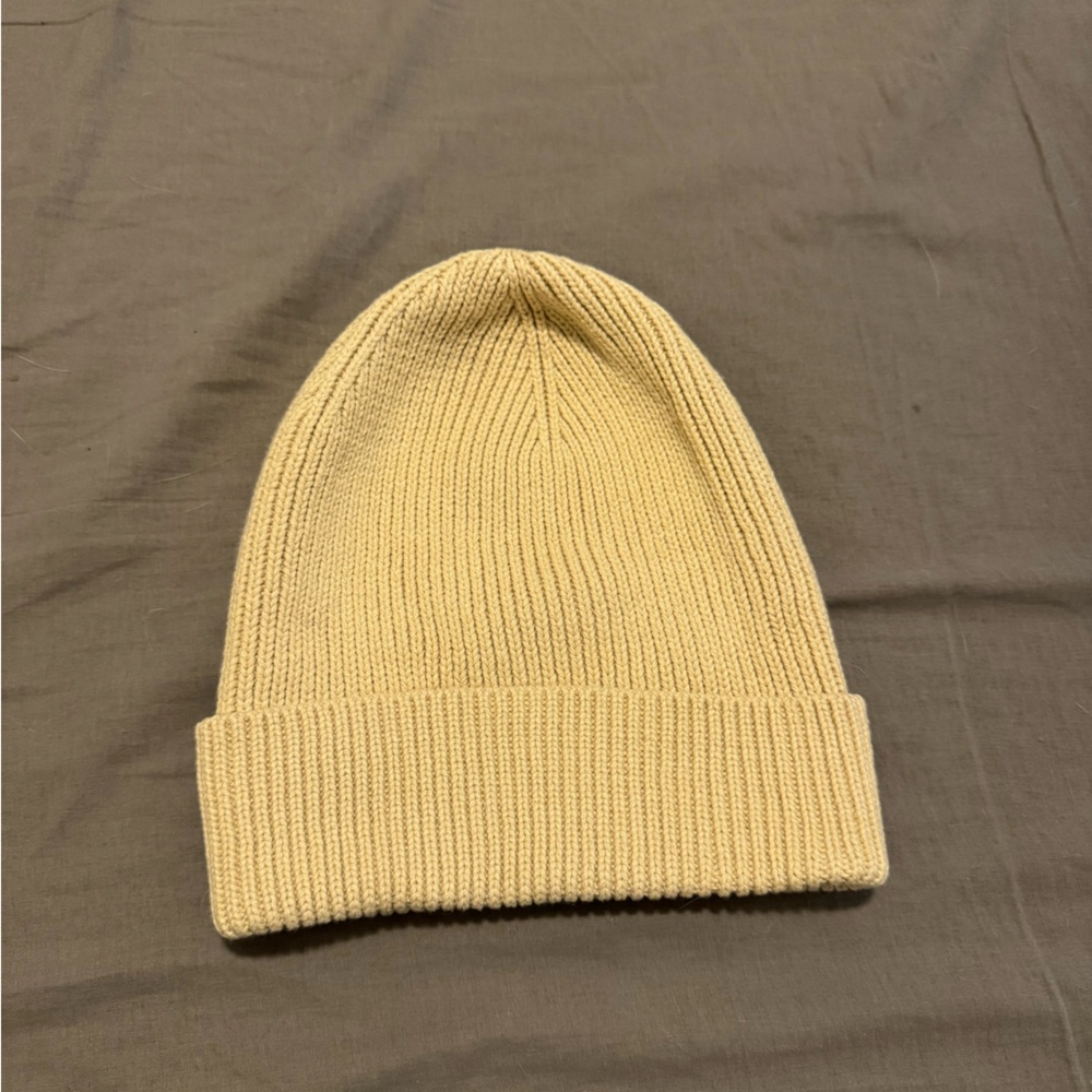 GAP Beige Knit Beanie